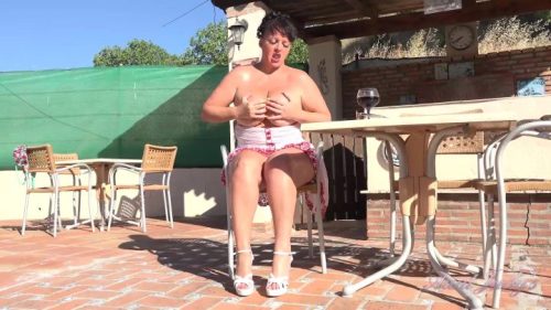 AuntJudys – Devon Cools Down with a Glass of Wine and Some Pussy Play in the Sun