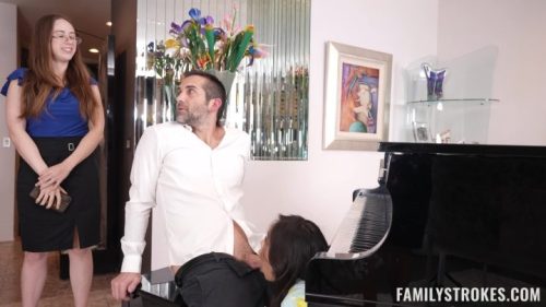 FamilyStrokes – Jackie Hoff And Scarlett Alexis Piano Play