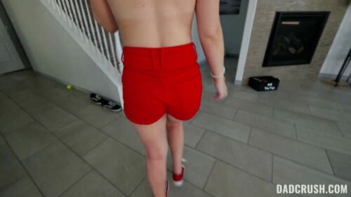 DadCrush – Rylee Blake Creaming Up Rylee’s Pussy