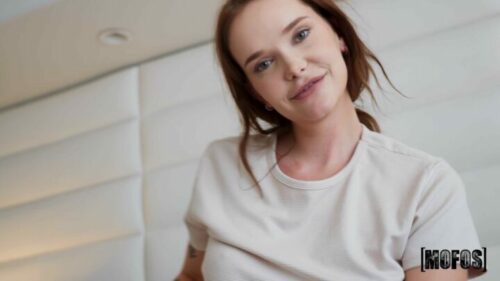 IKnowThatGirl – Chloe Foxxe Horny Reader