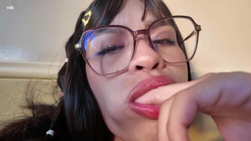 Watch4Beauty – Lilith Baph Before The Walk Backstage