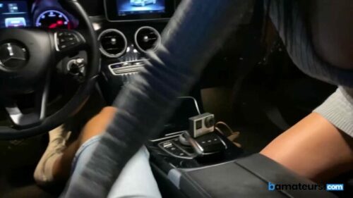 bAmateurs – Wifey Gives Blowjob In The Car