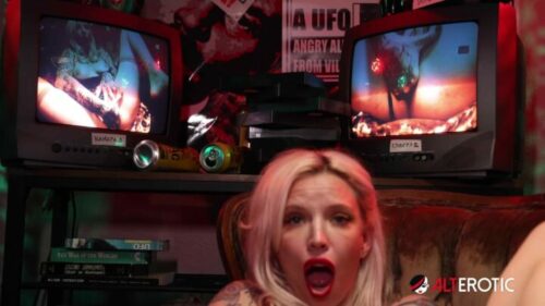 AltErotic – Kitt Jones Gets So Horny In Her Bunker