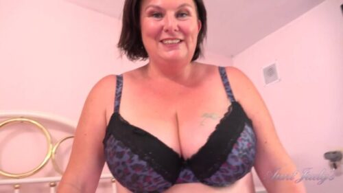 AuntJudys – POV : Hotel Guest JoJo Could Use Your Help with Some Things