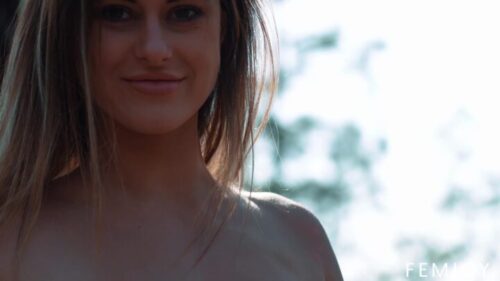 FemJoy – Bella Model Forest Beauty