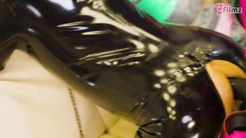 Z-FilmsOriginals – Anuskatzz Miss Flora And Alessa La Strange Latex & Lace: Fisting Fun with Thre…