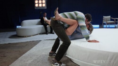 Wifey – Jessie And Woody Fit Hotwife Gets Stretched Out In Front Of Hubby