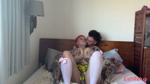 Lustery E2176 Jesse And Lola Kissing You